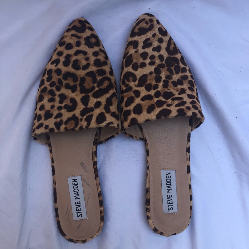 Steve Madden Leopard flats